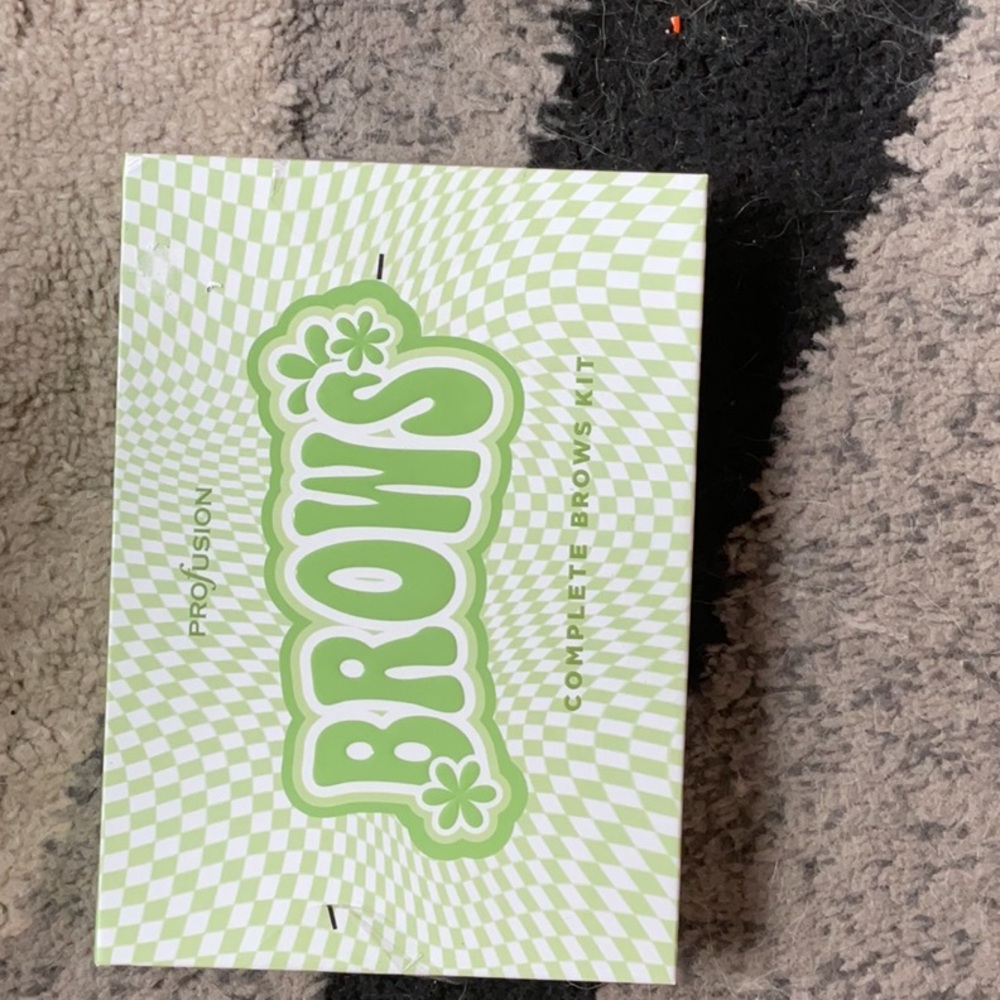 Brows complete brow kit
